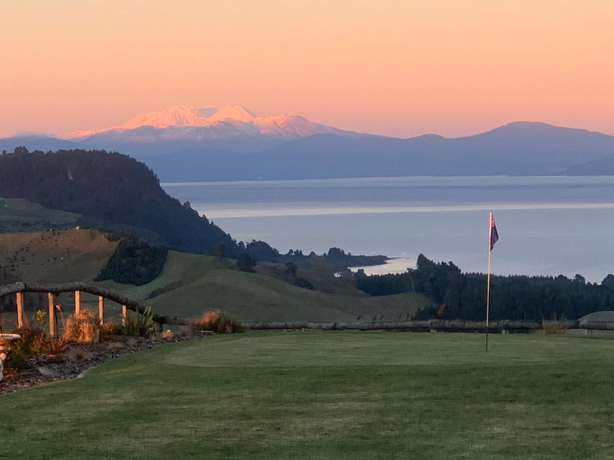 Hilltop Whakaipo Estate 타우포 호 외부 사진